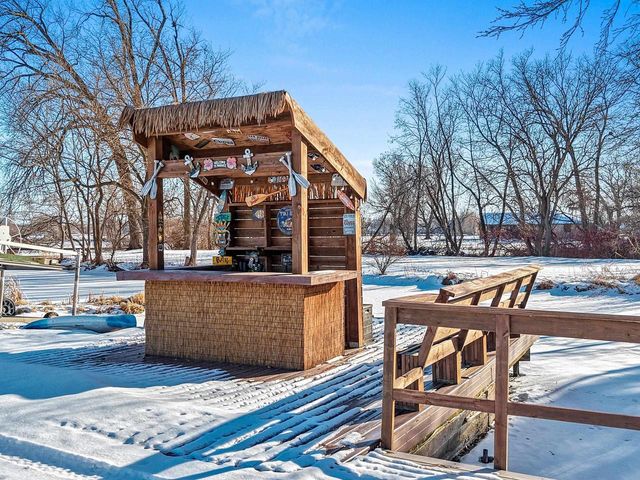 2710 SHOREWOOD DRIVE, Oshkosh, WI 54901