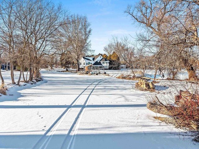 2710 SHOREWOOD DRIVE, Oshkosh, WI 54901