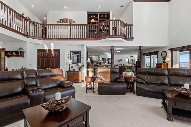 2710 SHOREWOOD DRIVE, Oshkosh, WI 54901