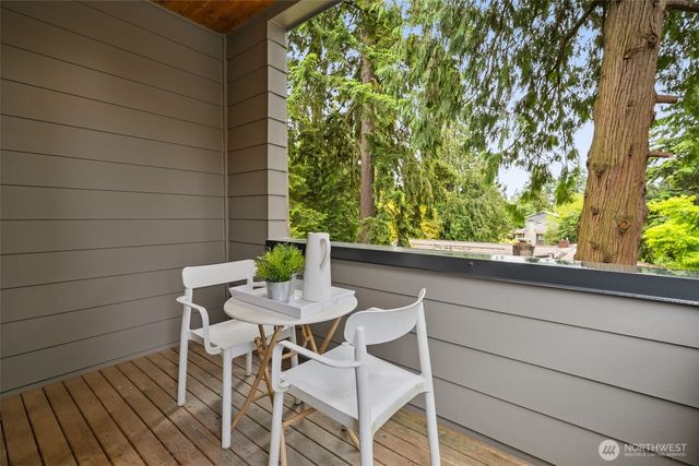 18355 3rd Avenue NE, Shoreline, WA 98155