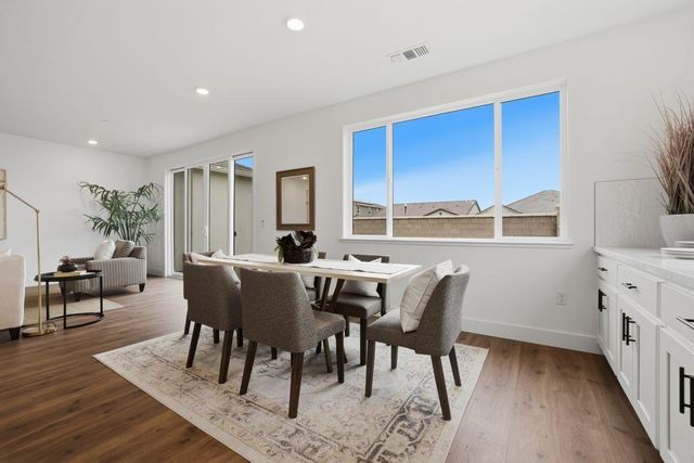 10296 Evangaline Way, Elk Grove, CA 95757