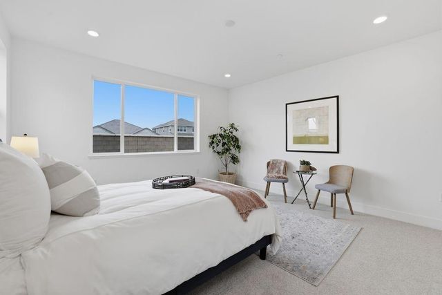 10296 Evangaline Way, Elk Grove, CA 95757