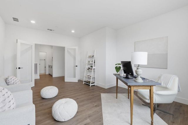 10296 Evangaline Way, Elk Grove, CA 95757