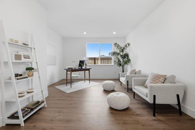 10296 Evangaline Way, Elk Grove, CA 95757