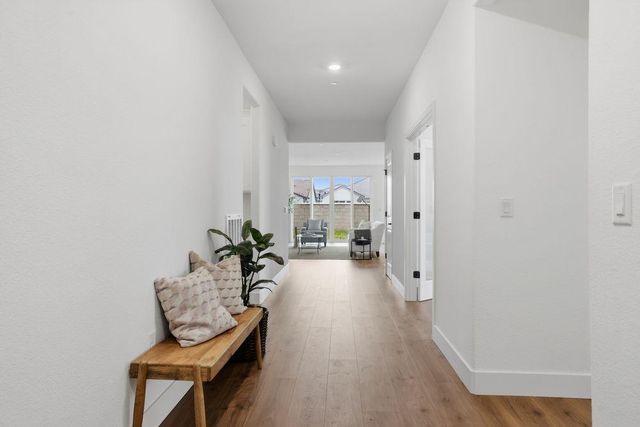 10296 Evangaline Way, Elk Grove, CA 95757