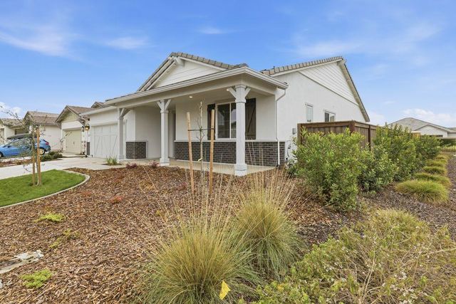 10296 Evangaline Way, Elk Grove, CA 95757