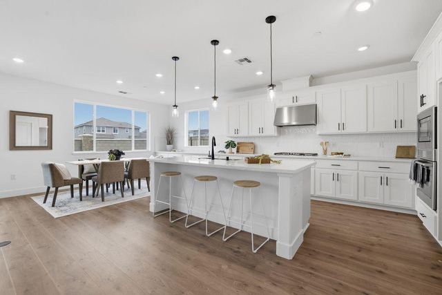 10296 Evangaline Way, Elk Grove, CA 95757
