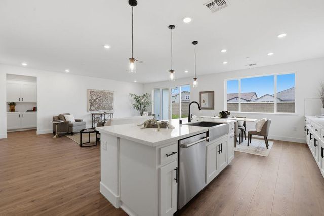 10296 Evangaline Way, Elk Grove, CA 95757
