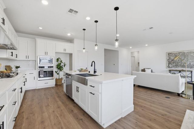10296 Evangaline Way, Elk Grove, CA 95757