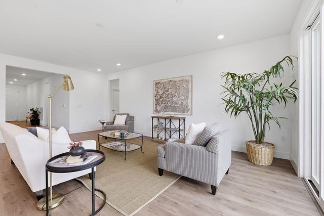 10296 Evangaline Way, Elk Grove, CA 95757