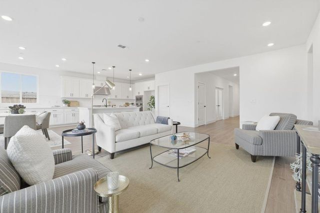 10296 Evangaline Way, Elk Grove, CA 95757
