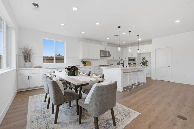10296 Evangaline Way, Elk Grove, CA 95757