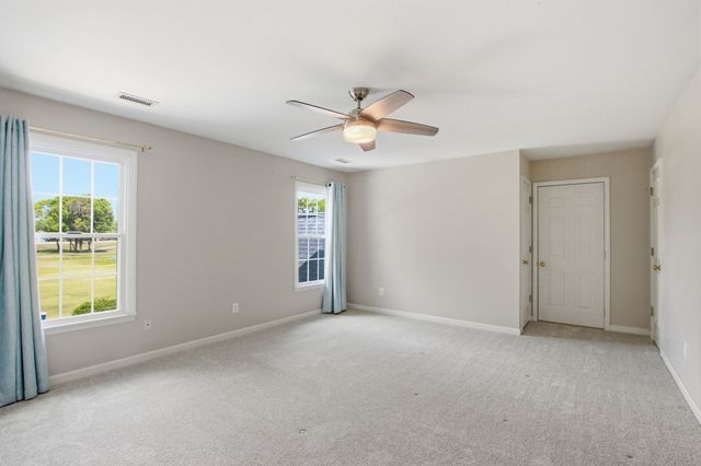 111 Black Hawk Way, Murfreesboro, TN 37127