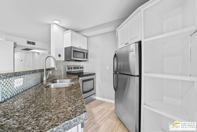 5300 E Waverly Drive N5108, Palm Springs, CA 92264