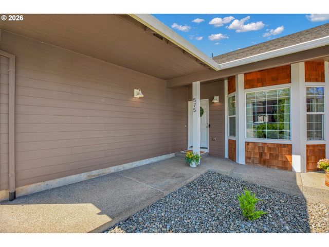 575 Ne CADEN Ct, Estacada, OR 97023