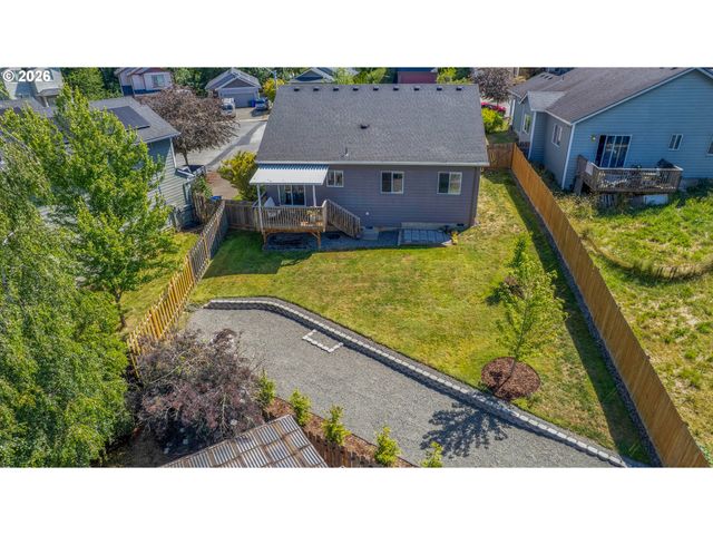 575 Ne CADEN Ct, Estacada, OR 97023
