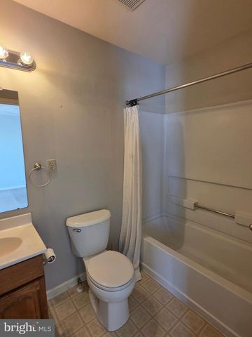 211 7TH AVE, Wilmington, DE 19805