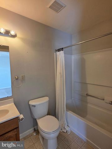 211 7TH AVE, Wilmington, DE 19805