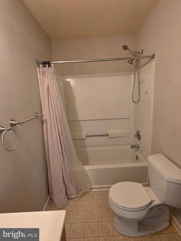 211 7TH AVE, Wilmington, DE 19805