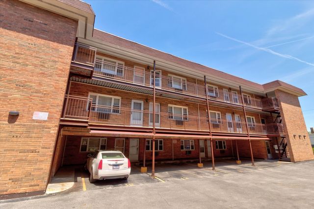 2334 N Harlem Avenue 3C, Elmwood Park, IL 60707