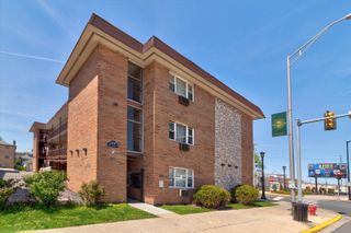2334 N Harlem Avenue 3C, Elmwood Park, IL 60707