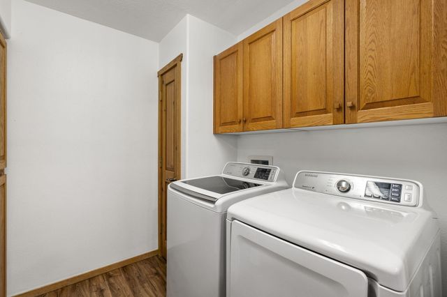 10 HOWLIN WOLF Trail, Tijeras, NM 87059