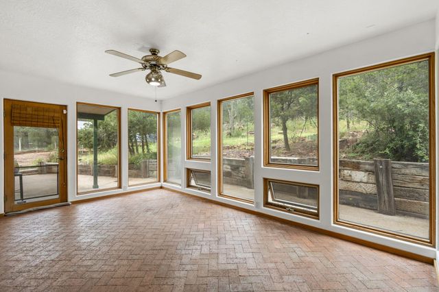 10 HOWLIN WOLF Trail, Tijeras, NM 87059