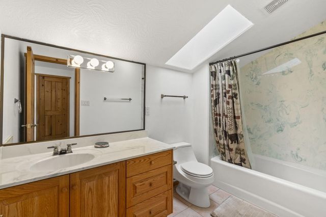 10 HOWLIN WOLF Trail, Tijeras, NM 87059