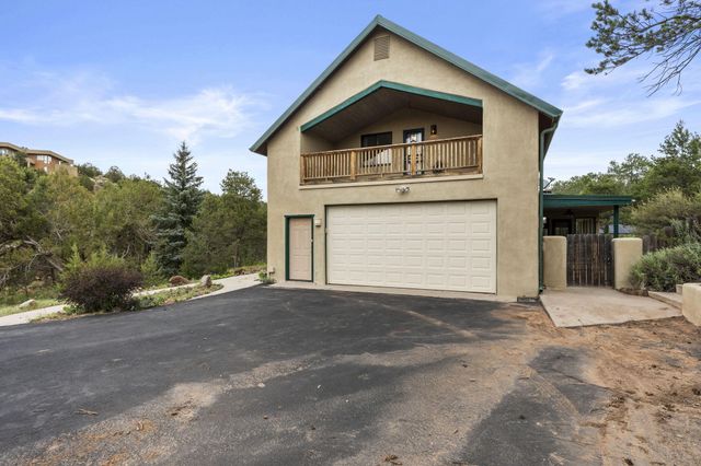 10 HOWLIN WOLF Trail, Tijeras, NM 87059