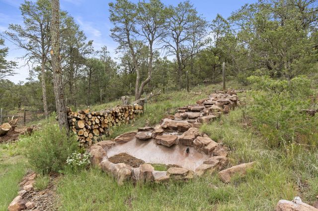 10 HOWLIN WOLF Trail, Tijeras, NM 87059