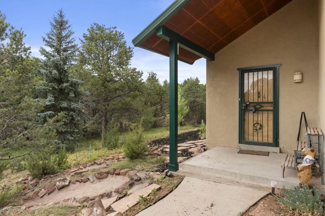 10 HOWLIN WOLF Trail, Tijeras, NM 87059