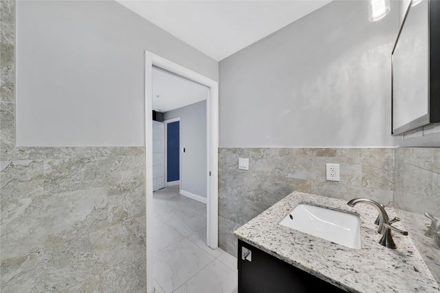 2725 NE 8 AVE 113, Wilton Manors, FL 33334