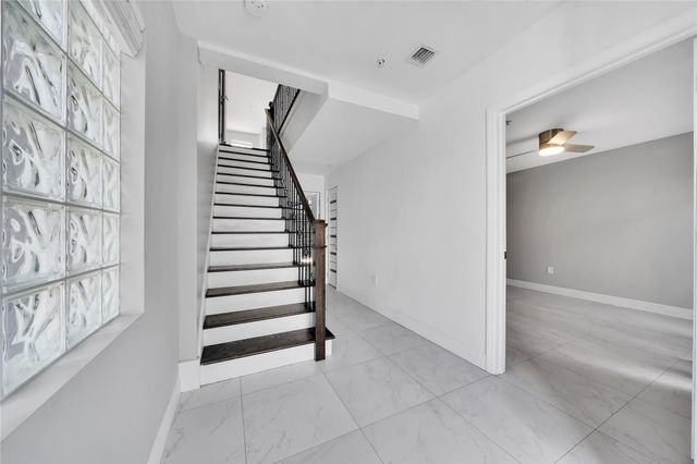 2725 NE 8 AVE 113, Wilton Manors, FL 33334