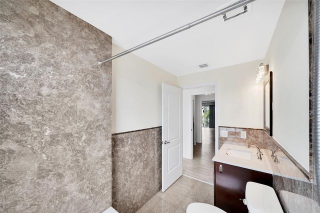 2725 NE 8 AVE 113, Wilton Manors, FL 33334