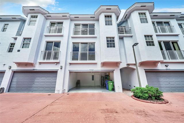 2725 NE 8 AVE 113, Wilton Manors, FL 33334