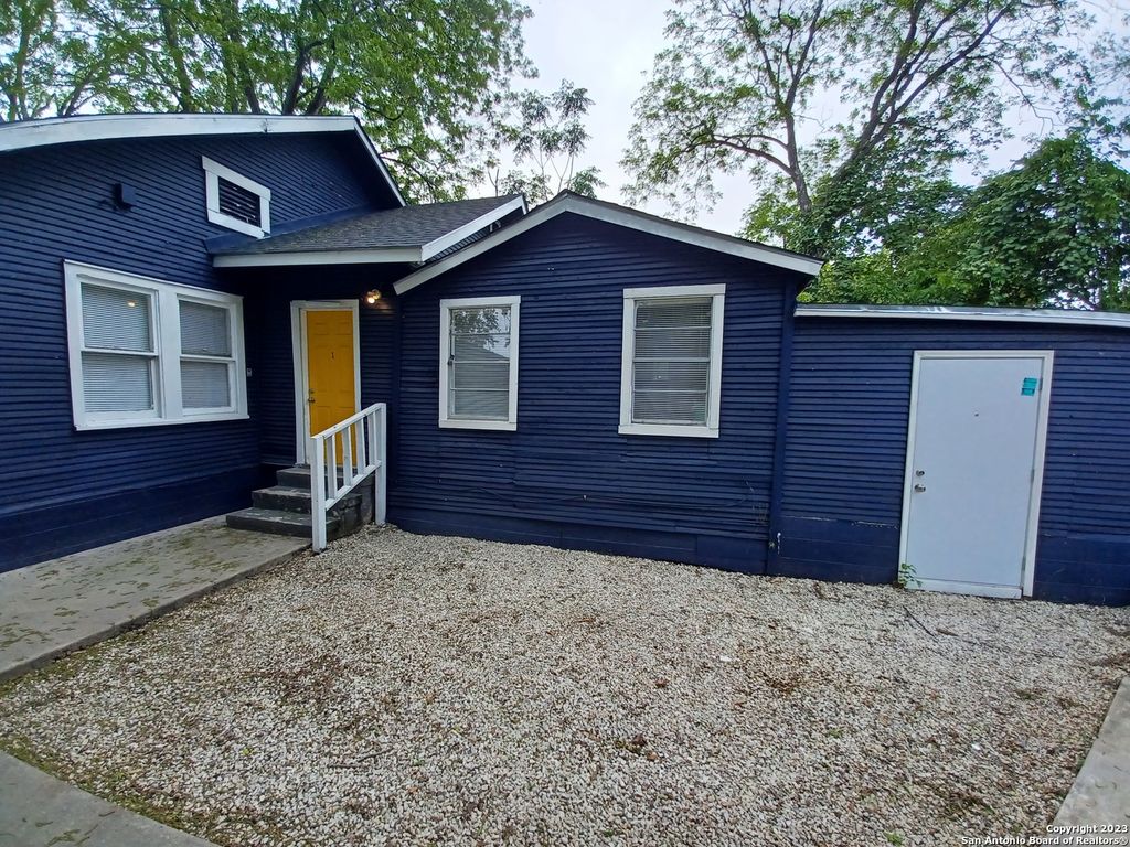 1515 MONTANA ST B, San Antonio, TX 78203