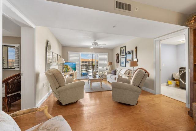 1301 Seafarer Circle 405, Jupiter, FL 33477