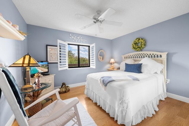 1301 Seafarer Circle 405, Jupiter, FL 33477