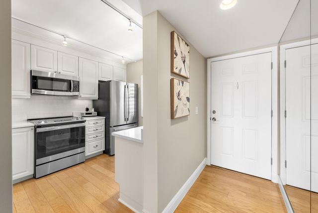 1301 Seafarer Circle 405, Jupiter, FL 33477