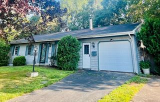 64 Denham Ave, Somerset, MA 02726