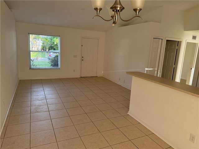 2156 16th Avenue SW, Vero Beach, FL 32962