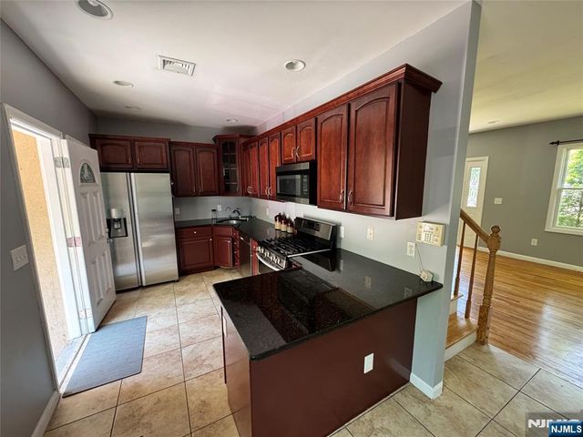499 Paramus Road, Paramus, NJ 07652