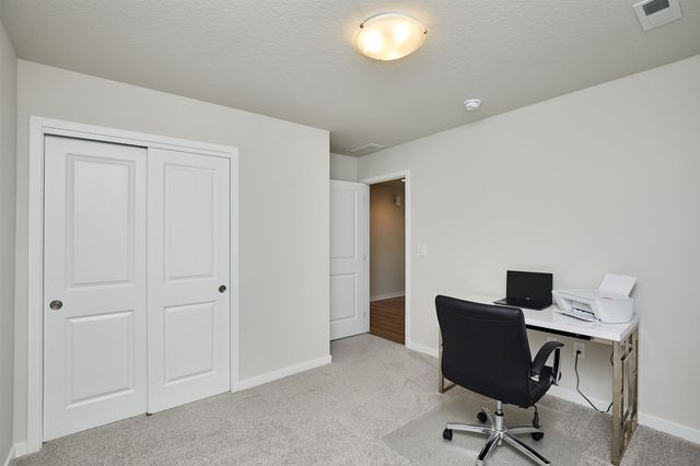 4413 E 44th Street, Des Moines, IA 50317