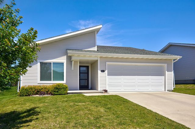 4413 E 44th Street, Des Moines, IA 50317