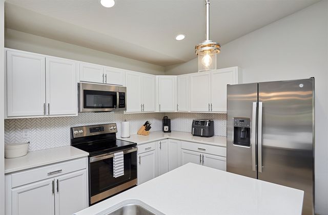 4413 E 44th Street, Des Moines, IA 50317