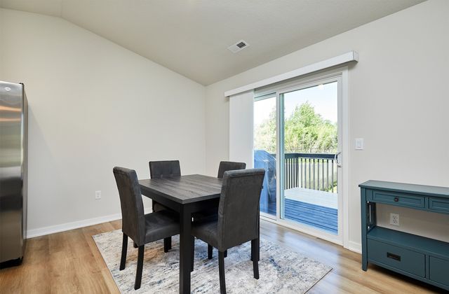 4413 E 44th Street, Des Moines, IA 50317