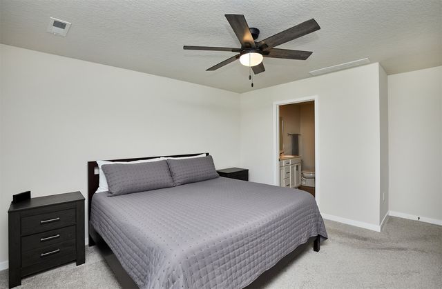 4413 E 44th Street, Des Moines, IA 50317