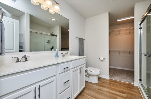 4413 E 44th Street, Des Moines, IA 50317