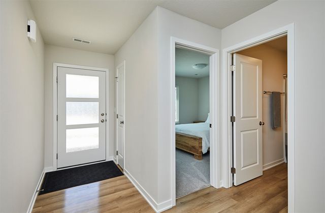 4413 E 44th Street, Des Moines, IA 50317