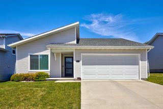4413 E 44th Street, Des Moines, IA 50317